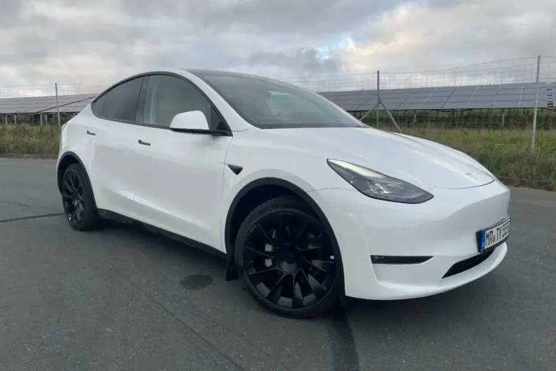 Tesla Model Y din 2022 cu 56.500 km - oferta TES156739 - foto 1