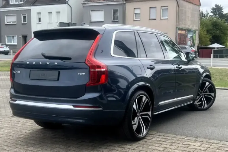 Volvo XC90 din 2024 cu 8.535 km - oferta VOL156741 - foto 4