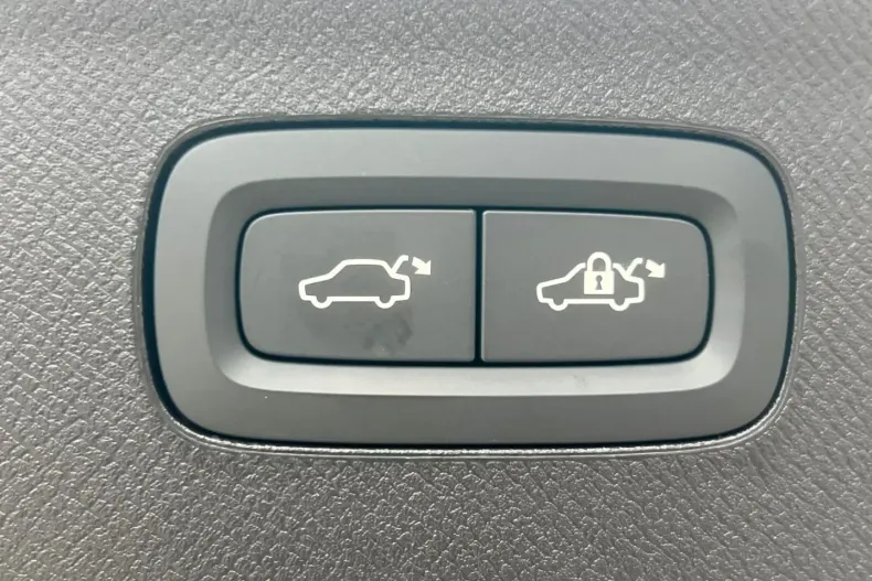 Volvo XC90 din 2024 cu 8.535 km - oferta VOL156741 - foto 29