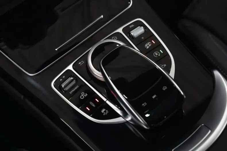 Mercedes-Benz C 63 AMG din 2020 cu 10.897 km - oferta MER156743 - foto 23