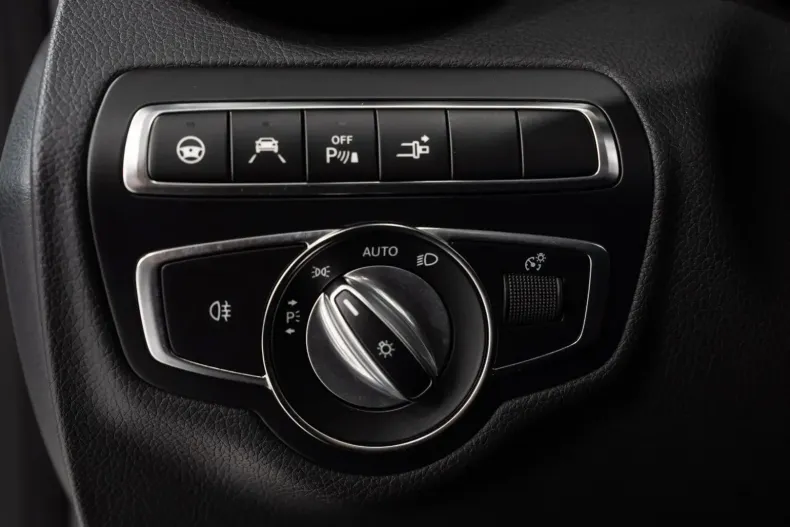 Mercedes-Benz C 63 AMG din 2020 cu 10.897 km - oferta MER156743 - foto 26