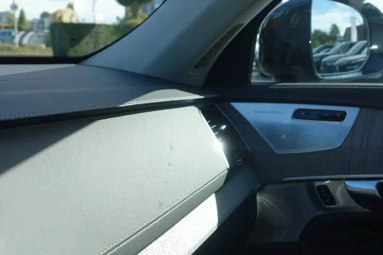Volvo XC90 din 2024 cu 29.729 km - oferta VOL156747 - foto 26