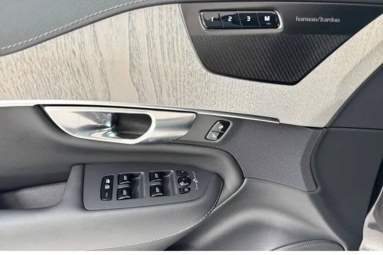 Volvo XC90 din 2024 cu 17.550 km - oferta VOL156749 - foto 13