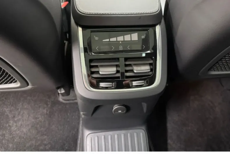 Volvo XC90 din 2024 cu 17.550 km - oferta VOL156749 - foto 16