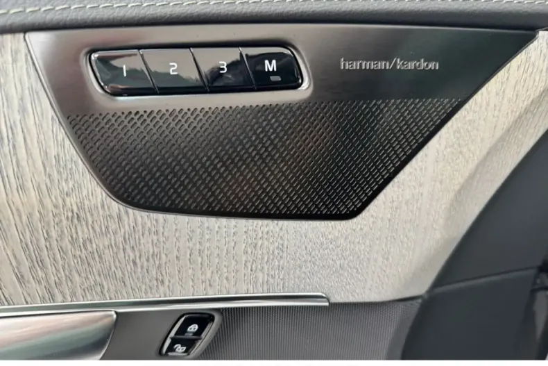 Volvo XC90 din 2024 cu 17.550 km - oferta VOL156749 - foto 19