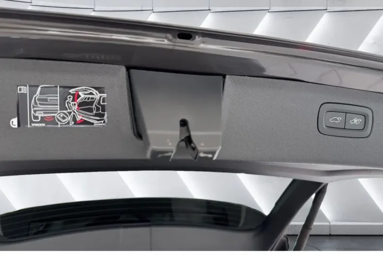 Volvo XC90 din 2024 cu 17.550 km - oferta VOL156749 - foto 28