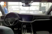 Volkswagen Touareg din 2021 cu 43.608 km - oferta VOL156770 - foto 3