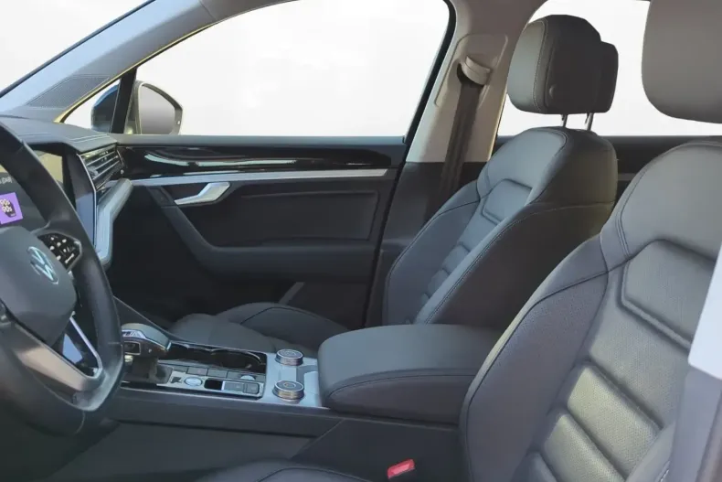 Volkswagen Touareg din 2023 cu 49.900 km - oferta VOL156773 - foto 7