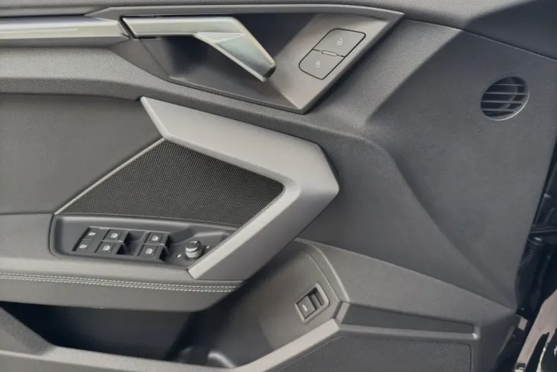 Audi S3 din 2024 cu 6.399 km - oferta AUD156774 - foto 7