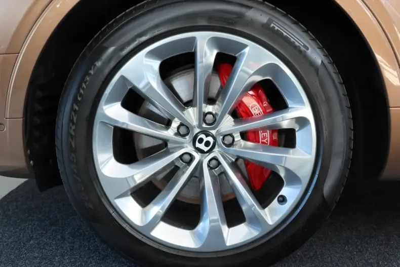 Bentley Bentayga din 2023 cu 18.628 km - oferta BEN156777 - foto 17