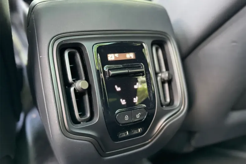 Aston Martin DBX din 2024 cu 11.200 km - oferta AST156780 - foto 25