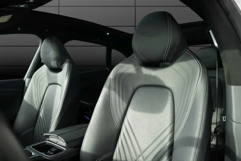 Aston Martin DBX din 2024 cu 45.900 km - oferta AST156784 - foto 26