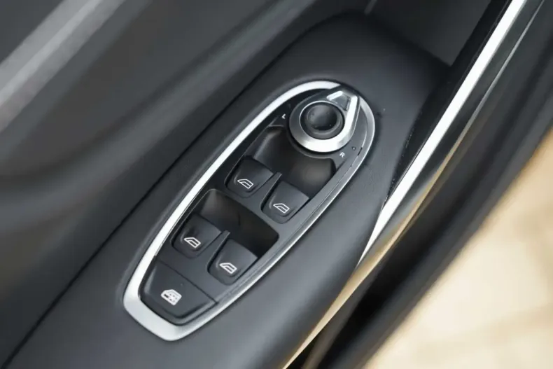 Aston Martin DBX din 2024 cu 45.900 km - oferta AST156784 - foto 30