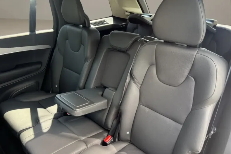 Volvo XC90 din 2024 cu 26.304 km - oferta VOL156785 - foto 11