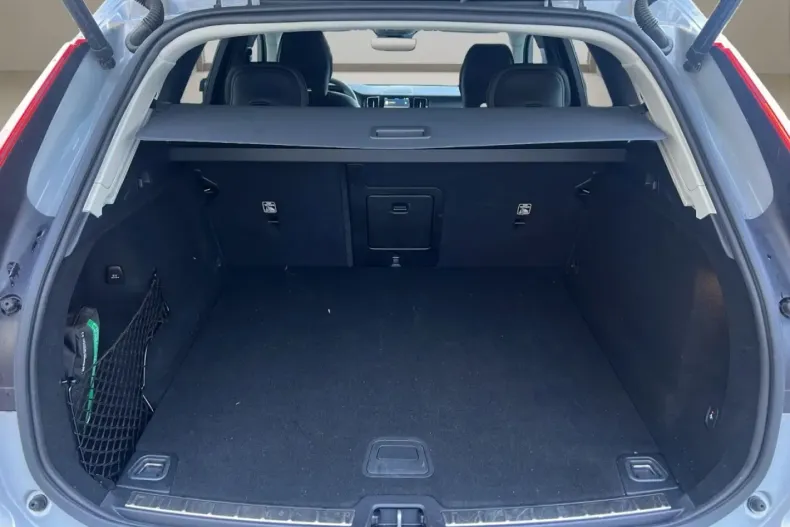 Volvo XC60 din 2023 cu 20.502 km - oferta VOL156786 - foto 13