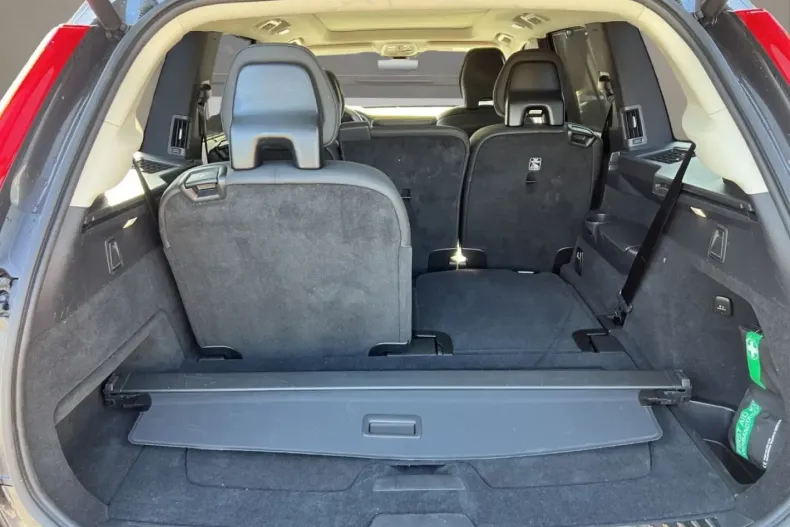 Volvo XC90 din 2024 cu 27.042 km - oferta VOL156788 - foto 13