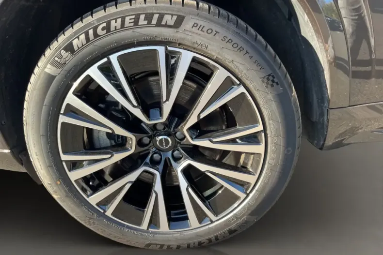 Volvo XC90 din 2024 cu 27.042 km - oferta VOL156788 - foto 14