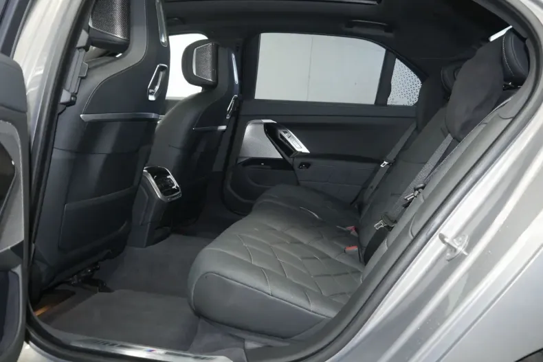 BMW 750 din 2023 cu 70.000 km - oferta BMW156808 - foto 8