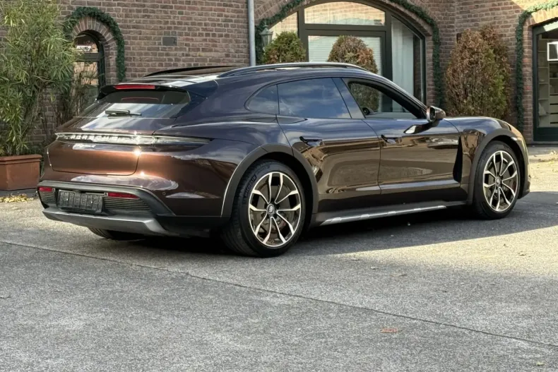 Porsche Taycan din 2023 cu 20.100 km - oferta POR156814 - foto 10