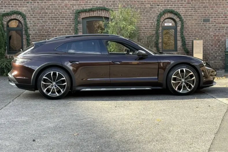 Porsche Taycan din 2023 cu 20.100 km - oferta POR156814 - foto 12