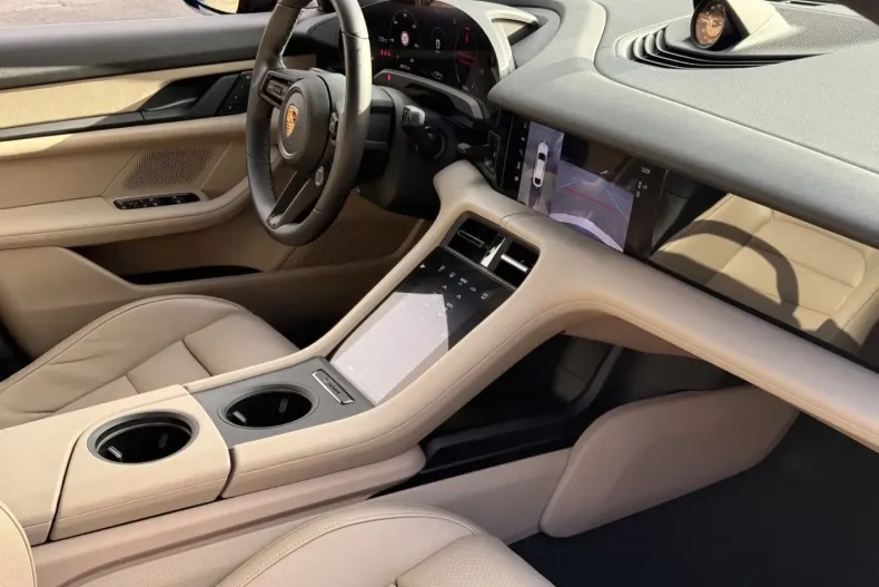 Porsche Taycan din 2023 cu 20.100 km - oferta POR156814 - foto 17