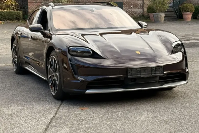 Porsche Taycan din 2023 cu 20.100 km - oferta POR156814 - foto 29