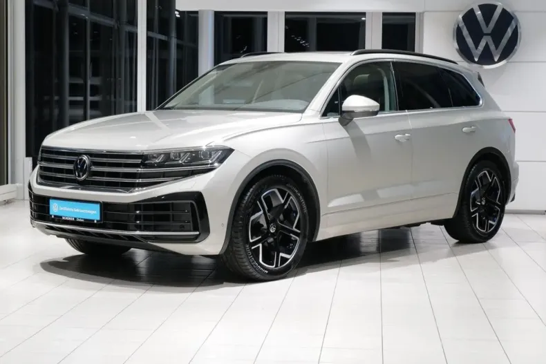 Volkswagen Touareg din 2023 cu 10.980 km - oferta VOL156818 - foto 1