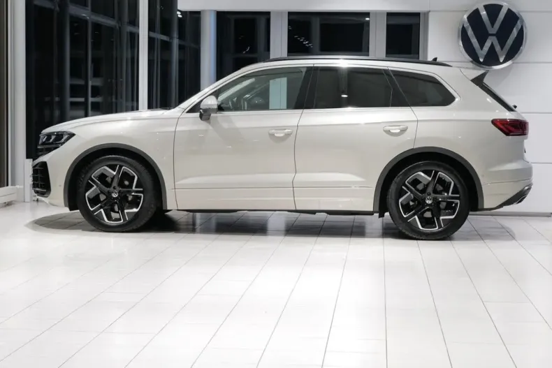 Volkswagen Touareg din 2023 cu 10.980 km - oferta VOL156818 - foto 5