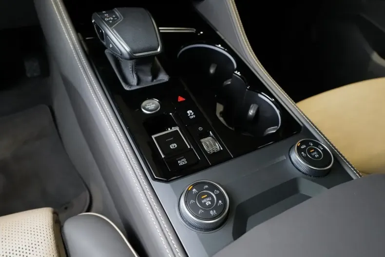 Volkswagen Touareg din 2023 cu 10.980 km - oferta VOL156818 - foto 17