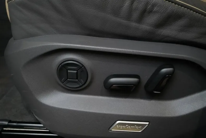 Volkswagen Touareg din 2023 cu 10.980 km - oferta VOL156818 - foto 20