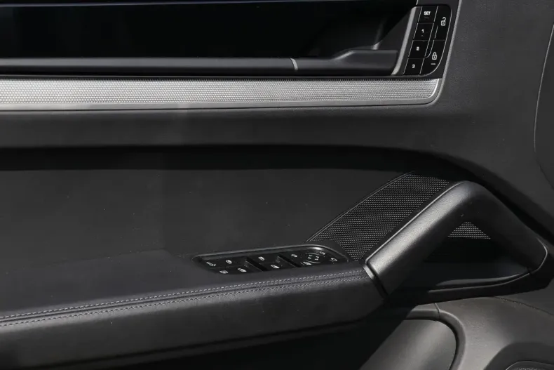 Porsche Cayenne din 2024 cu 25.600 km - oferta POR156827 - foto 23