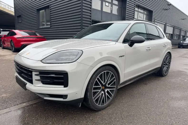 Porsche Cayenne din 2024 cu 63.000 km - oferta POR156828 - foto 1