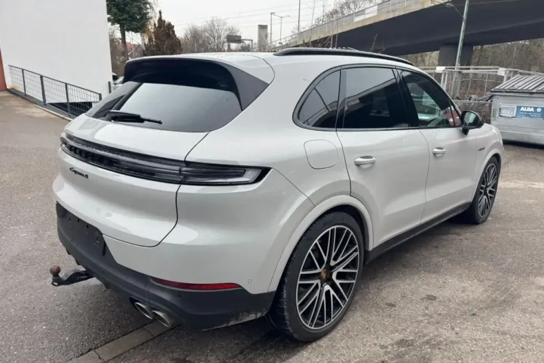 Porsche Cayenne din 2024 cu 63.000 km - oferta POR156828 - foto 3