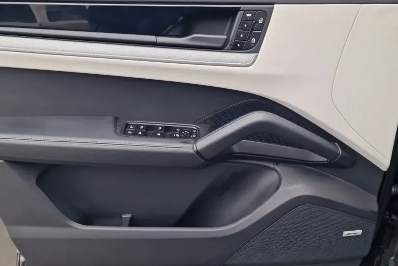 Porsche Cayenne din 2024 cu 30.900 km - oferta POR156830 - foto 13