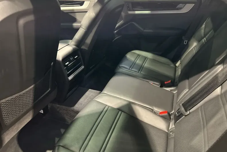 Porsche Cayenne din 2024 cu 27.750 km - oferta POR156832 - foto 17