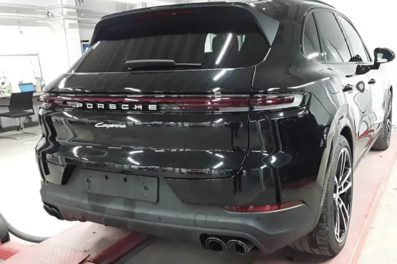 Porsche Cayenne din 2024 cu 31.950 km - oferta POR156833 - foto 3