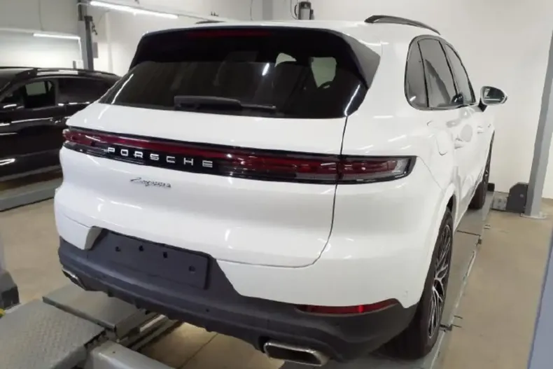 Porsche Cayenne din 2024 cu 15.100 km - oferta POR156834 - foto 2