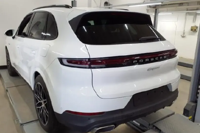 Porsche Cayenne din 2024 cu 15.100 km - oferta POR156834 - foto 3