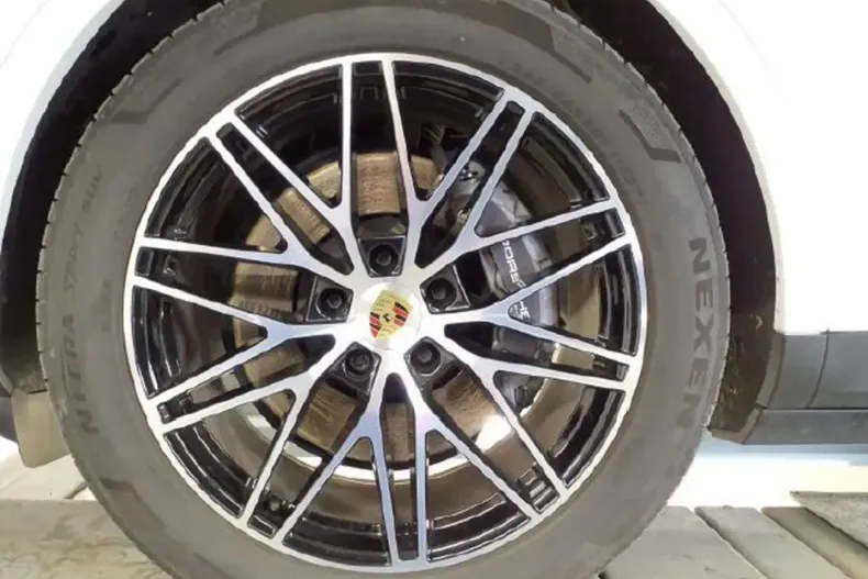 Porsche Cayenne din 2024 cu 15.100 km - oferta POR156834 - foto 4