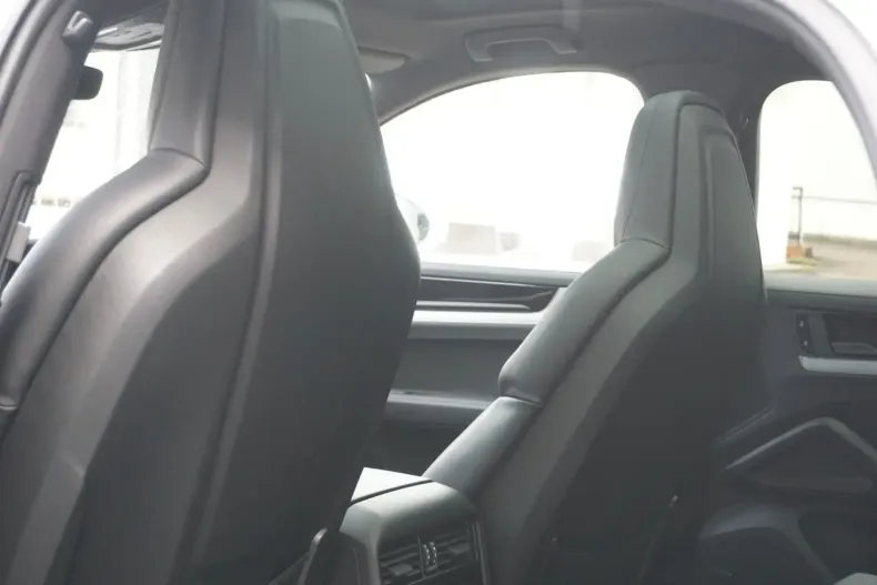 Porsche Cayenne din 2024 cu 19.999 km - oferta POR156837 - foto 5