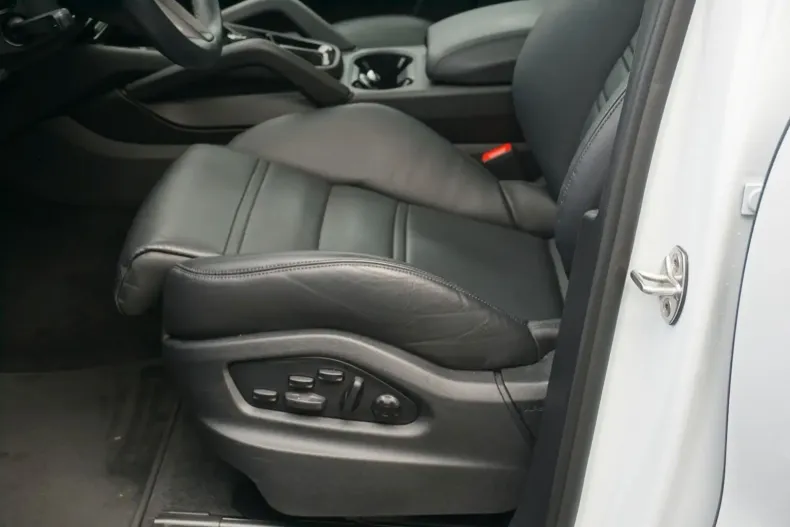 Porsche Cayenne din 2024 cu 19.999 km - oferta POR156837 - foto 6