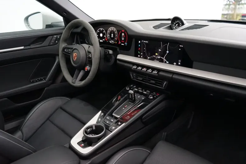 Porsche 992 din 2025 cu 8.100 km - oferta POR156838 - foto 8