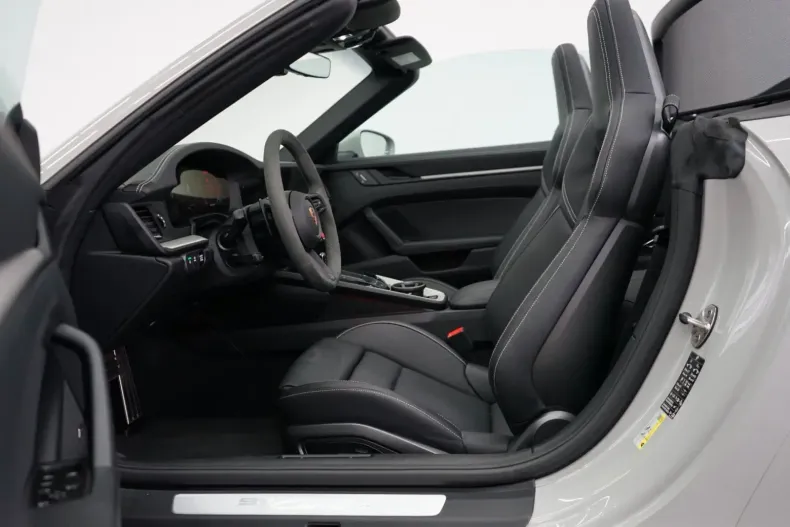 Porsche 992 din 2025 cu 8.100 km - oferta POR156838 - foto 18