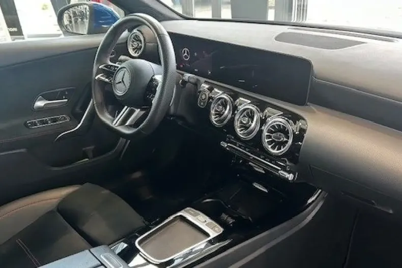Mercedes-Benz A 250 din 2024 cu 9.932 km - oferta MER156859 - foto 11