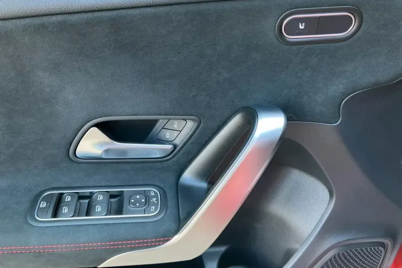 Mercedes-Benz A 220 din 2024 cu 14.500 km - oferta MER156865 - foto 6