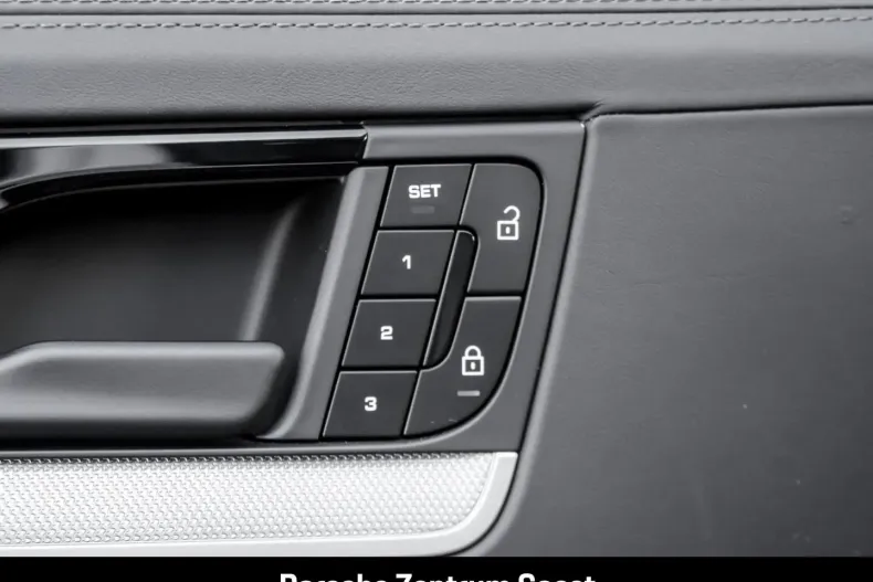 Porsche Cayenne din 2023 cu 12.900 km - oferta POR156873 - foto 13