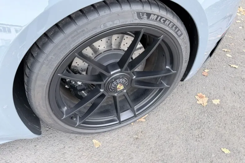 Porsche 992 din 2024 cu 6.090 km - oferta POR156877 - foto 2