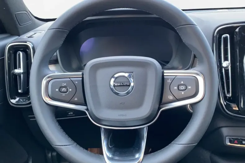 Volvo XC40 din 2024 cu 12.200 km - oferta VOL156912 - foto 11