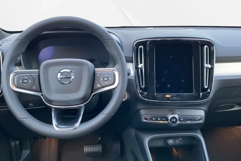 Volvo XC40 din 2024 cu 12.200 km - oferta VOL156912 - foto 13