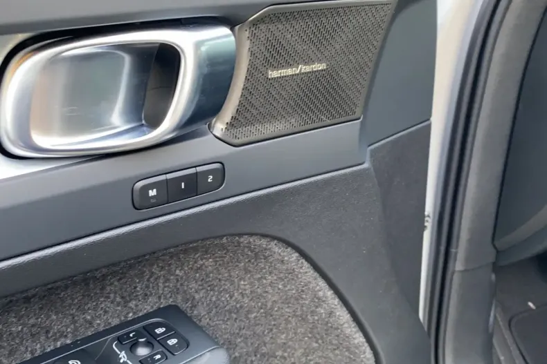 Volvo XC40 din 2024 cu 12.200 km - oferta VOL156912 - foto 17